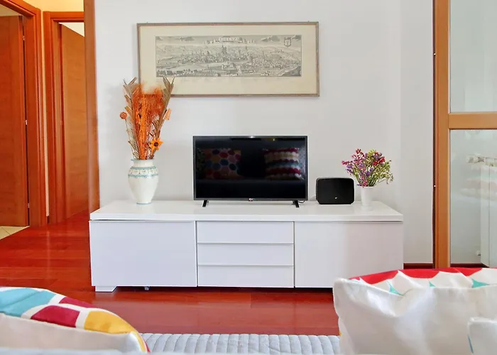 Ych-modern Flat With Terrace Near Eataly Appartement